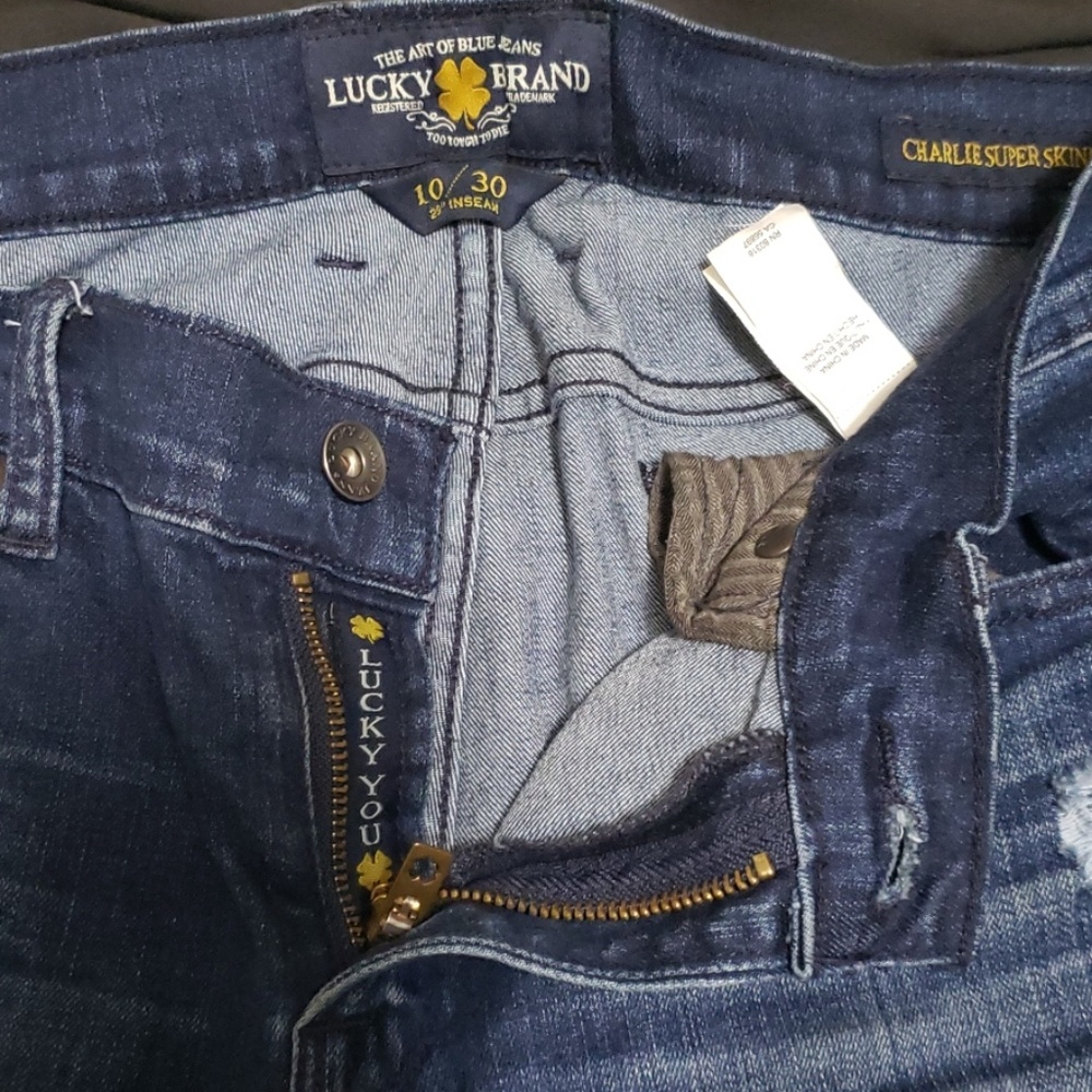 Clothes - Picture 3 of 3